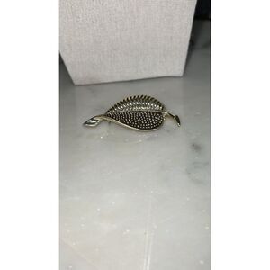 Vintage brooch MX 209 leaf metal gold tone 1970’s 2.5”
